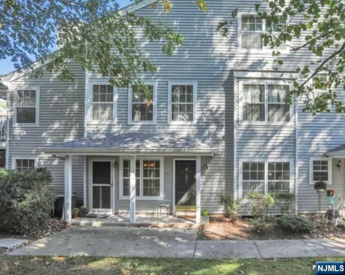 Rental Property at 1096 Devon Ct, Mahwah, New Jersey - Bedrooms: 2 
Bathrooms: 1 
Rooms: 4  - $2,700 MO.