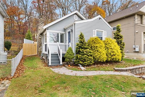 27 Shawnee Trail Denville Township NJ 07834
