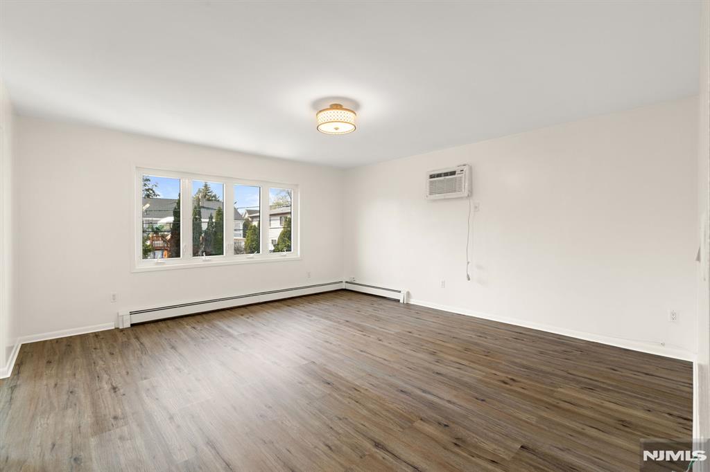 184 Central Lane 2