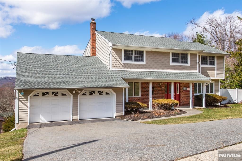 Photo of 9 McAtee Lane, Wanaque, NJ 07465 (MLS # 26008915)