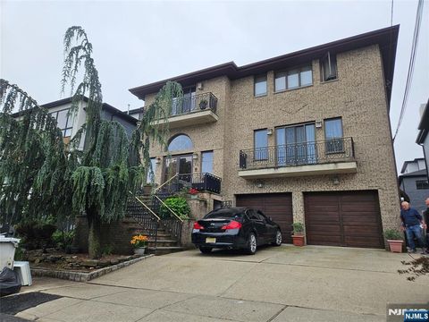 Photo of 56 Grant Ave #1, Cliffside Park, NJ 07010 (MLS # 25027387)
