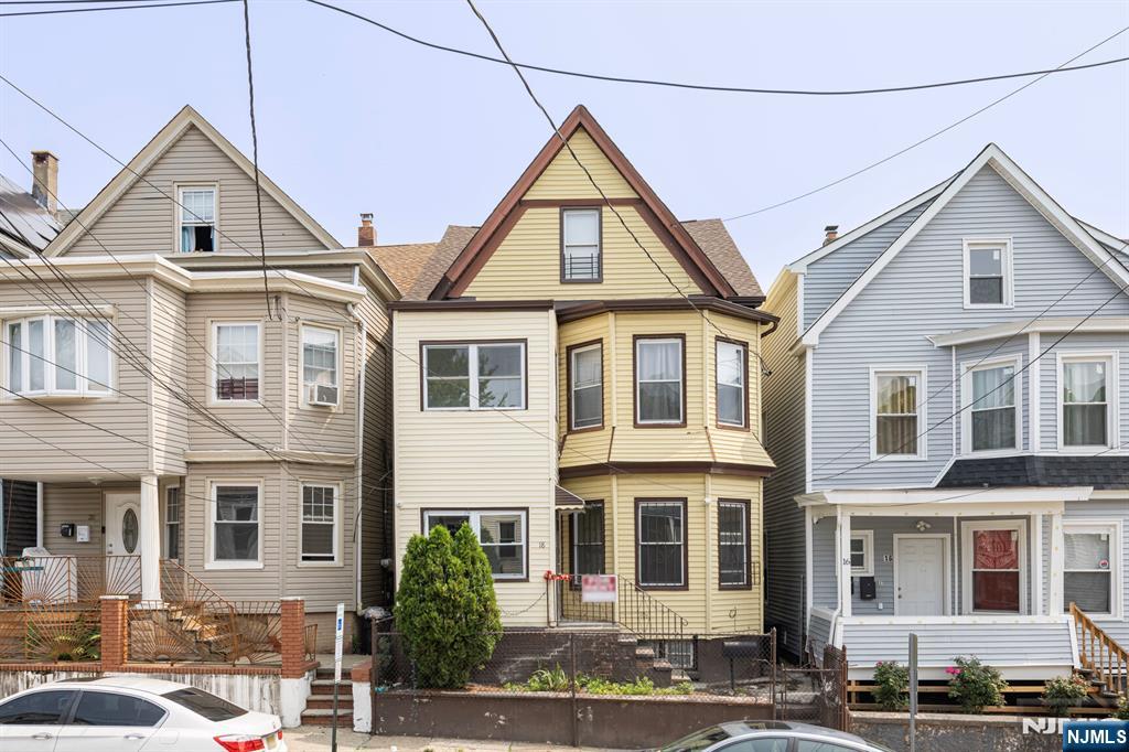 Rental Property at 18 Barnert Pl 1, Paterson, New Jersey - Bedrooms: 2 
Bathrooms: 1 
Rooms: 4  - $2,000 MO.