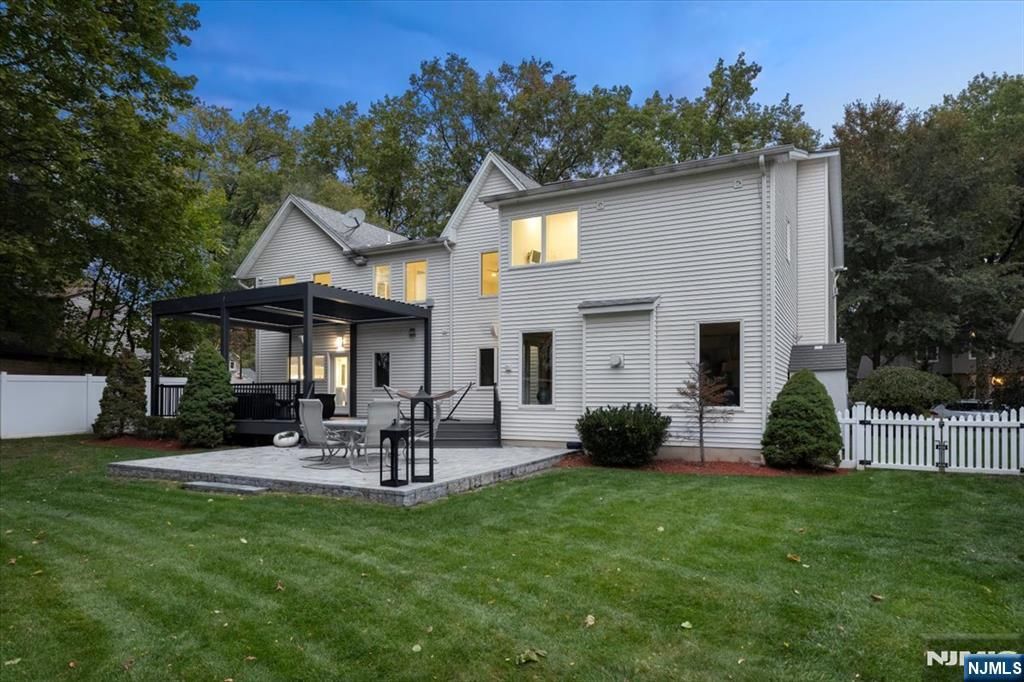 Photo of 827 Alden Road, Paramus, NJ 07652 (MLS # 26001074)