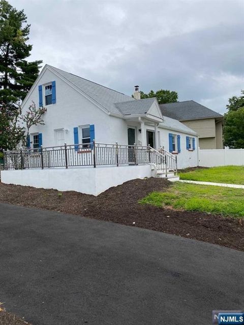 Photo of 79 Ridgewood Ave, Paramus, NJ 07652 (MLS # 26007716)