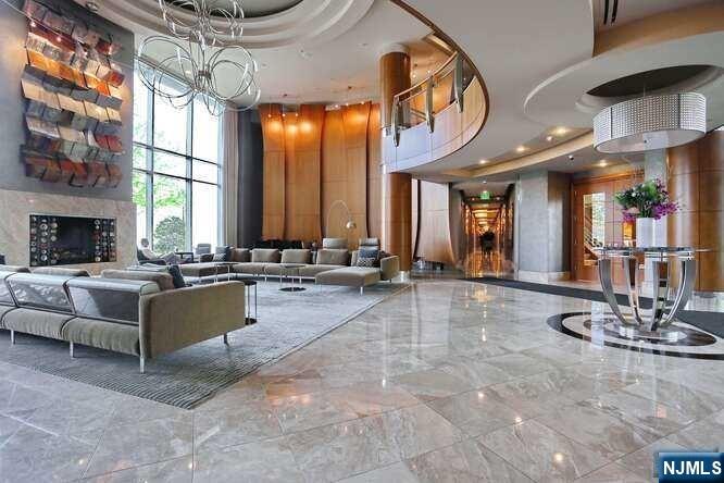 8100 River Road 412