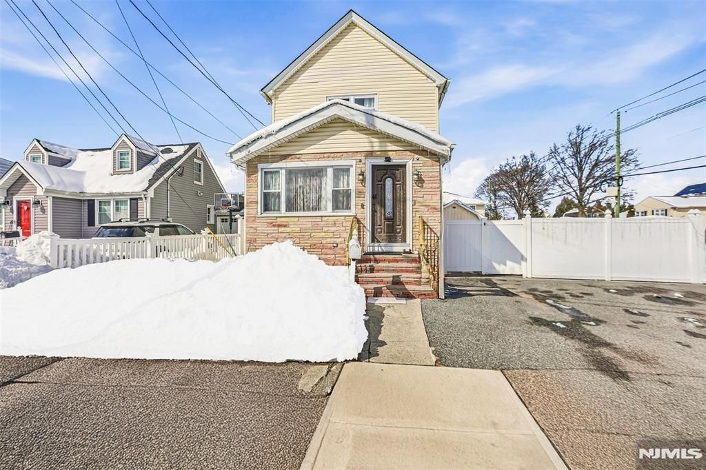 Photo of 41 15th Avenue, Elmwood Park, NJ 07407 (MLS # 26005989)