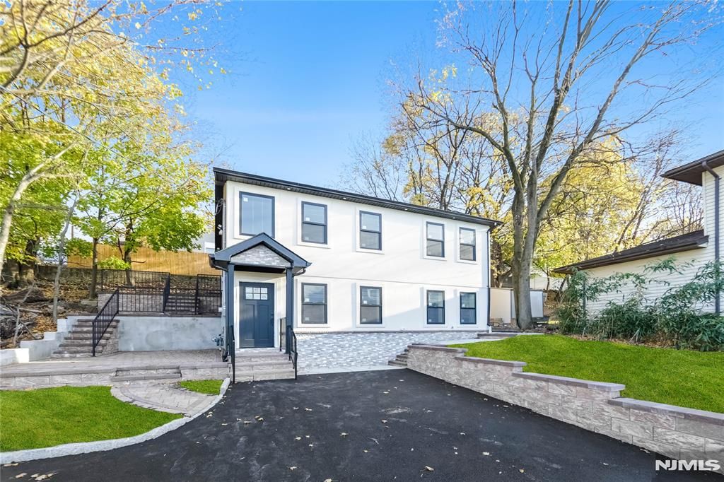 Photo of 169 New Street, Woodland Park, NJ 07424 (MLS # 25041098)