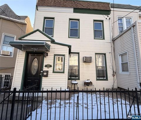 Photo of 1011 Paterson Plank Rd, North Bergen, NJ 07047 (MLS # 26002734)