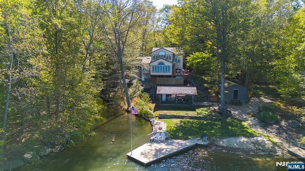 Photo of 70 Harrison Lane, Bloomingdale, NJ 07403 (MLS # 26013182)