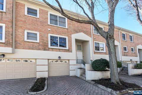 Photo of 16 Grand Cove WAY #C16, Edgewater, NJ 07020 (MLS # 26029023)