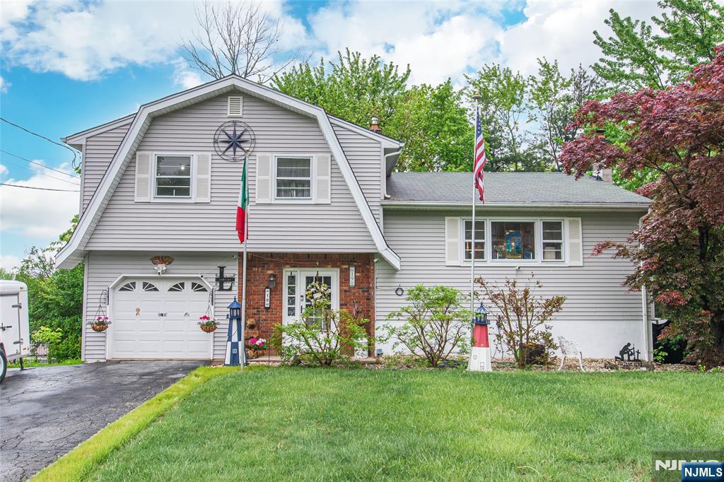 Property for Sale at 19 Borman Drive, Wanaque, New Jersey - Bedrooms: 3 
Bathrooms: 2.5 
Rooms: 8  - $549,888