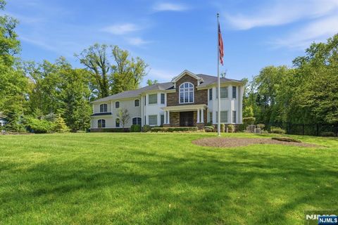 Photo of 184 Donny Brook Drive, Allendale, NJ 07401 (MLS # 26019526)