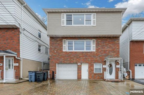 Photo of 160 River Road, North Arlington, NJ 07031 (MLS # 25042807)