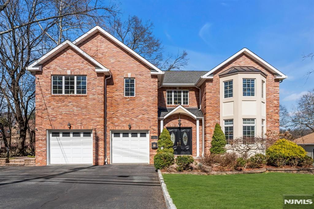 Photo of 66 Ridge Avenue, Park Ridge, NJ 07656 (MLS # 26009009)