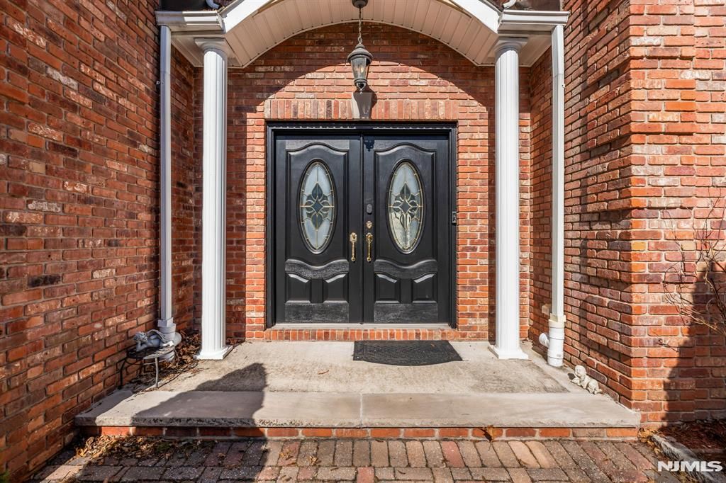 Photo of 66 Ridge Avenue, Park Ridge, NJ 07656 (MLS # 26009009)