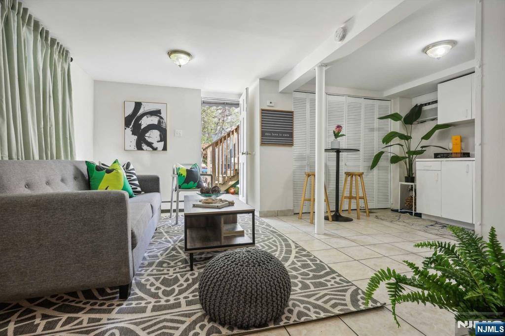5706 Broadway