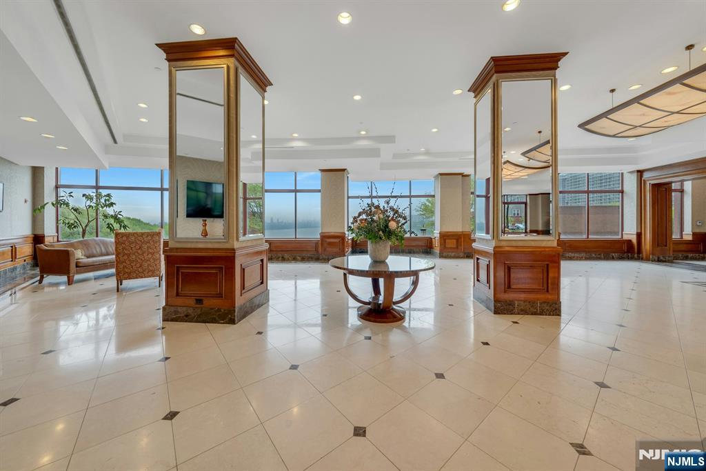 100 Old Palisade Road 917