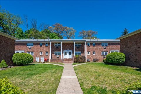 Photo of 87 Elm RD #13A, Caldwell, NJ 07006 (MLS # 26015858)
