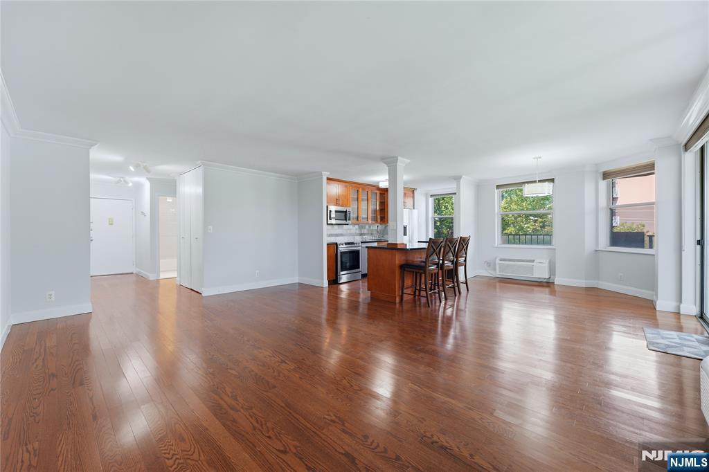 200 Grand Cove Way 4J