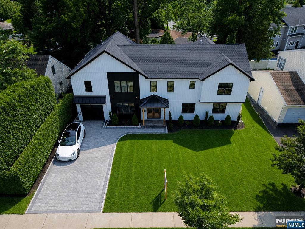 277 Howland Avenue