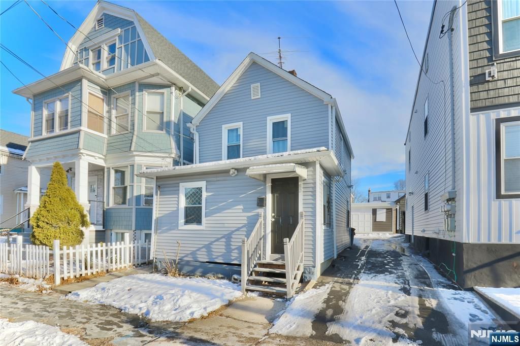 Photo of 80 Cleremont Avenue, Irvington, NJ 07111 (MLS # 26002696)