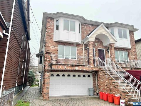 Photo of 284 John St #1, Cliffside Park, NJ 07010 (MLS # 26014953)