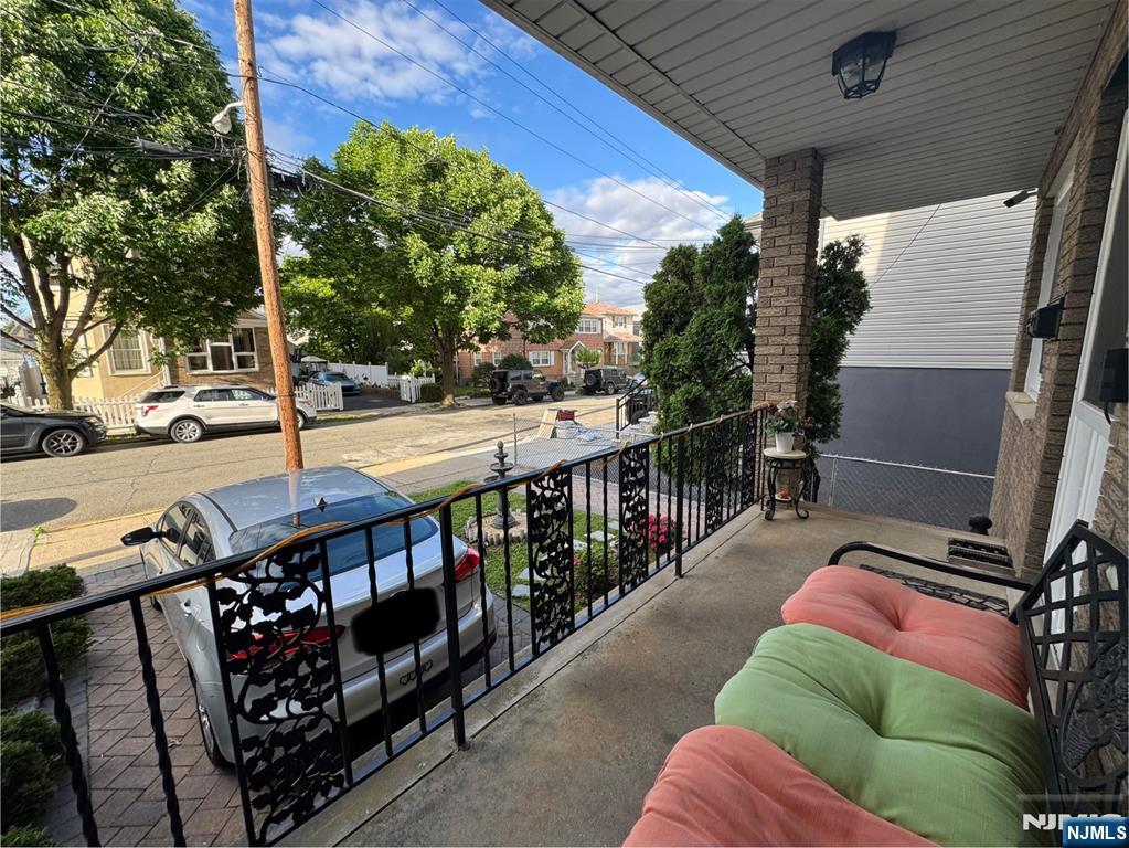 188 Hoyt Street