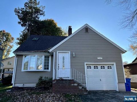 Photo of 32 Prospect Ter, Tenafly, NJ 07670 (MLS # 26026561)