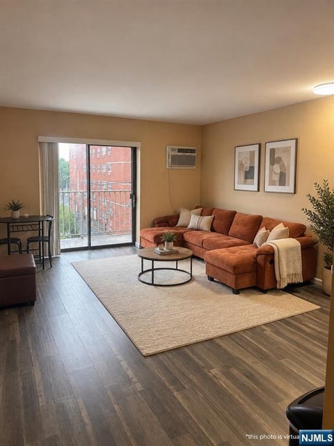 Photo of 245 Anderson St #4i, Hackensack, NJ 07601 (MLS # 26035918)