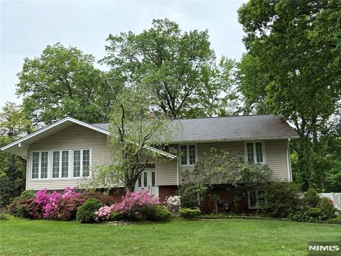 975 Woodland Avenue Oradell NJ 07649