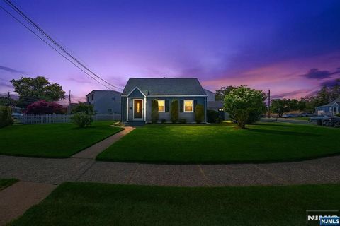 179 Hillman Drive Elmwood Park NJ 07407