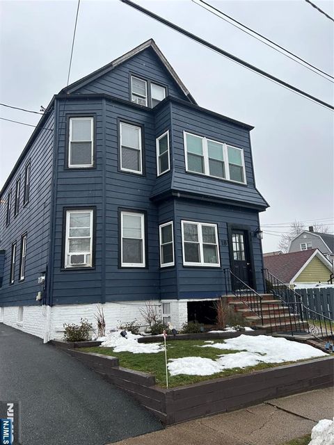 Photo of 18 Cedar St, Bloomfield, NJ 07003 (MLS # 26007276)
