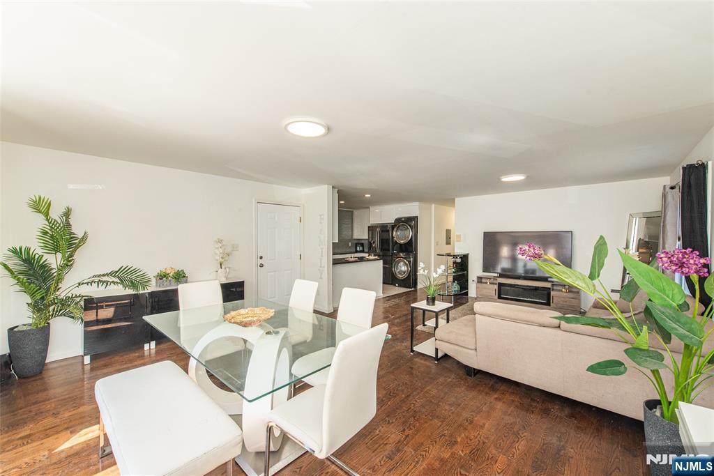 543-545 Livingston Street