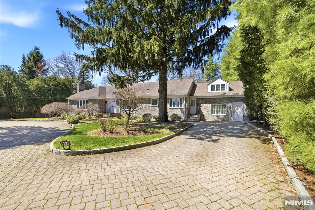 Photo of 457 Summit St, Norwood, NJ 07648 (MLS # 26015263)