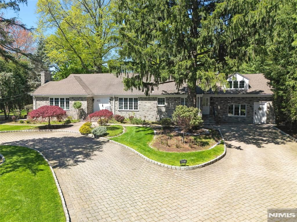 Photo of 457 Summit St, Norwood, NJ 07648 (MLS # 26015263)