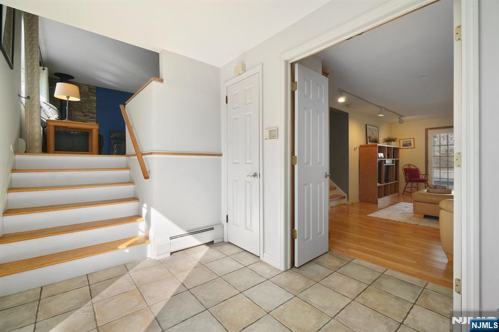 5 Sloping Hill Lane