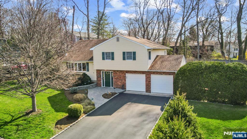 5 Sloping Hill Lane