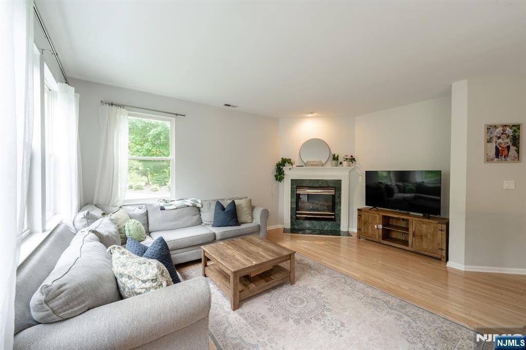 Hamburg, New Jersey 07419, United States, 4 Bedrooms Bedrooms, ,3 BathroomsBathrooms,Residential,Active,156563