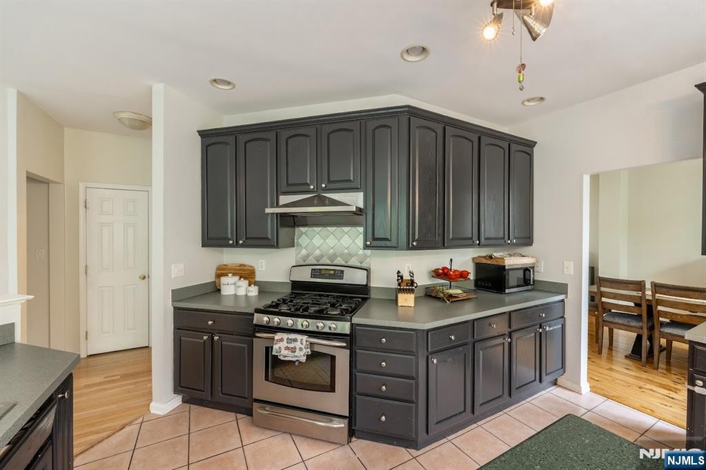 Hamburg, New Jersey 07419, United States, 4 Bedrooms Bedrooms, ,3 BathroomsBathrooms,Residential,Active,156563