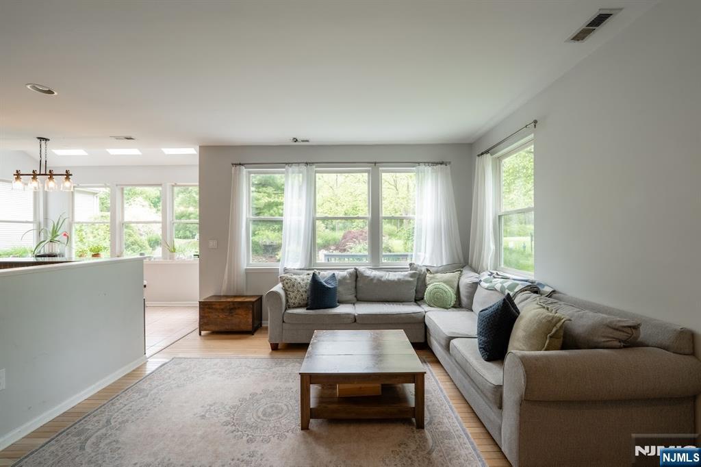 Hamburg, New Jersey 07419, United States, 4 Bedrooms Bedrooms, ,3 BathroomsBathrooms,Residential,Active,156563