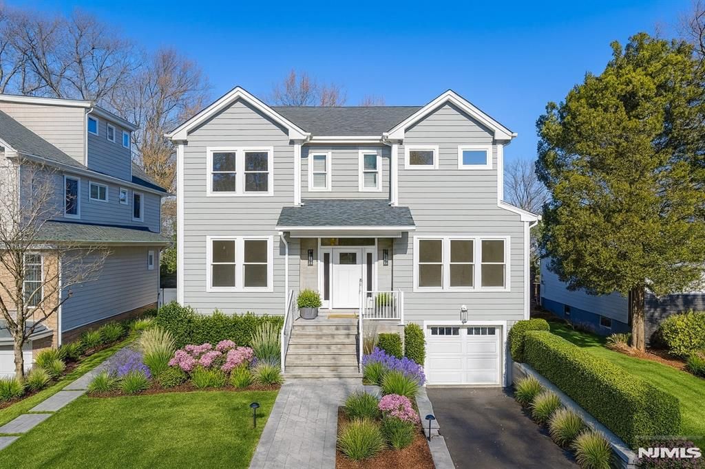 Photo of 16 Stephen Street, Montclair, NJ 07042 (MLS # 25041953)