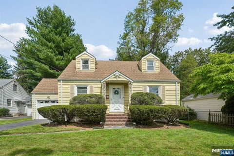 Photo of 1050 Evergreen Court, New Milford, NJ 07646 (MLS # 26029621)