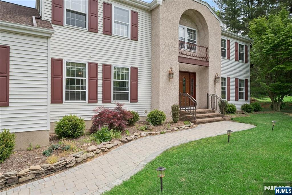 5 Glen Ridge Drive