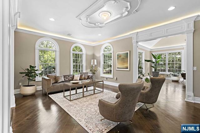 745 Colonial Road
