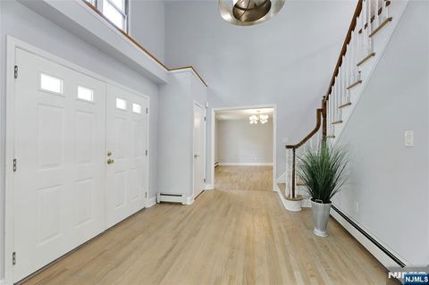 Photo of 25 Fairview Avenue, Closter, NJ 07624 (MLS # 25032646)