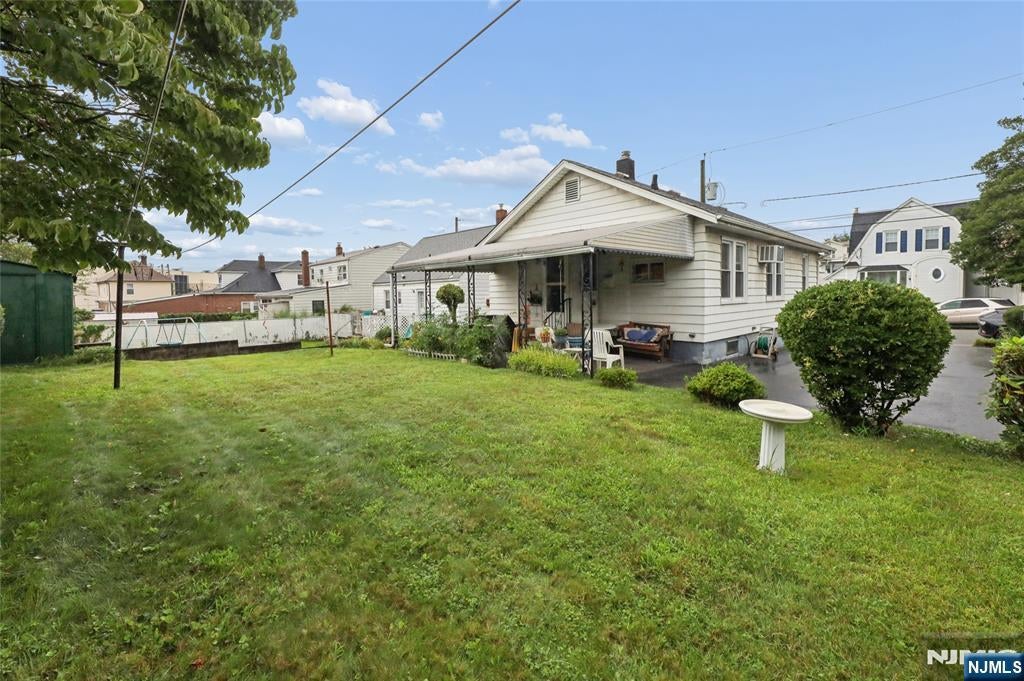 16 Lee Street