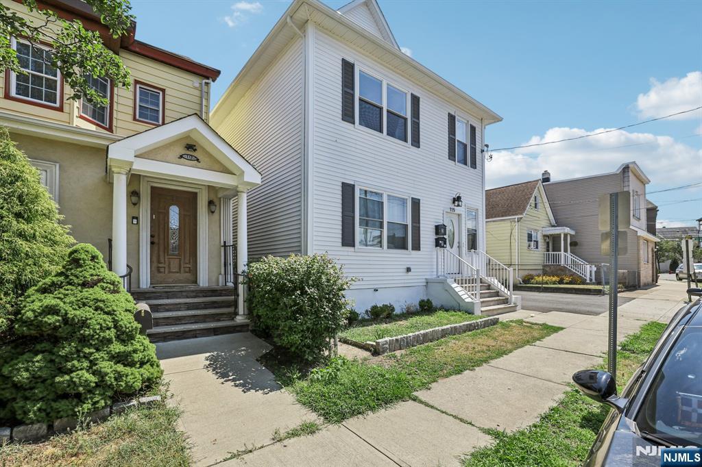 115 Wallington Avenue