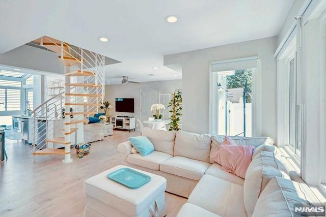 46 Greenwich Drive