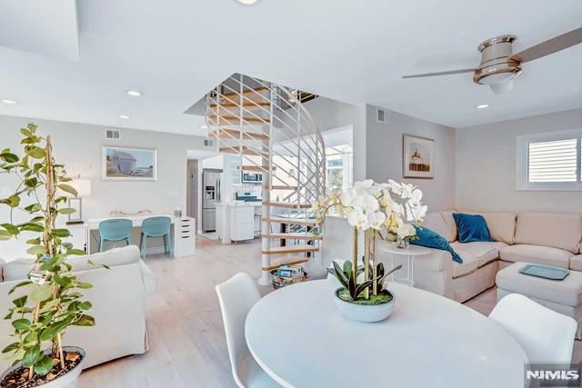46 Greenwich Drive