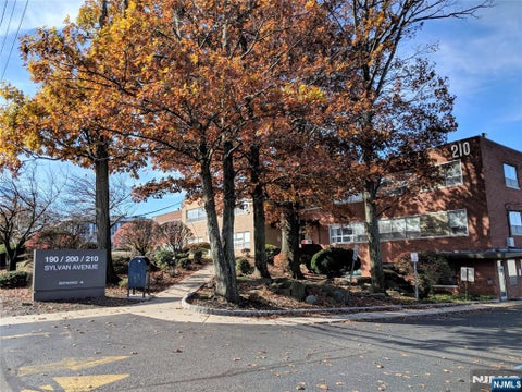 Photo of 190 Sylvan Avenue #C7, Englewood Cliffs, NJ 07632 (MLS # 26021950)